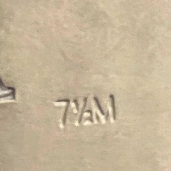 Guess thong strappy sandals with pink and red beading, size 7 1/2 - Picture 12 of 12